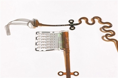 新開發(fā)的ABI旨在輕柔地貼合腦組織，提高信號(hào)精度和患者舒適度。圖片來源：瑞士洛桑聯(lián)邦理工學(xué)院