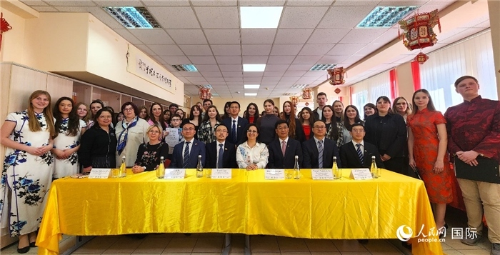 參加中文翻譯比賽全體人員合影。人民網(wǎng)記者 蔡子暢攝