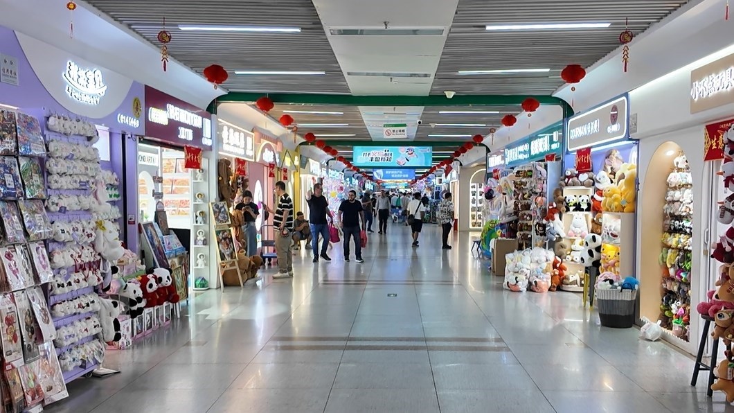 4月30日，義烏國際商貿(mào)城一區(qū)現(xiàn)場。人民網(wǎng)記者 王仁宏攝