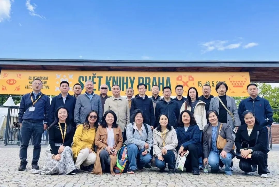 中國出版界代表團(tuán)合影。圖片均由國圖集團(tuán)供圖