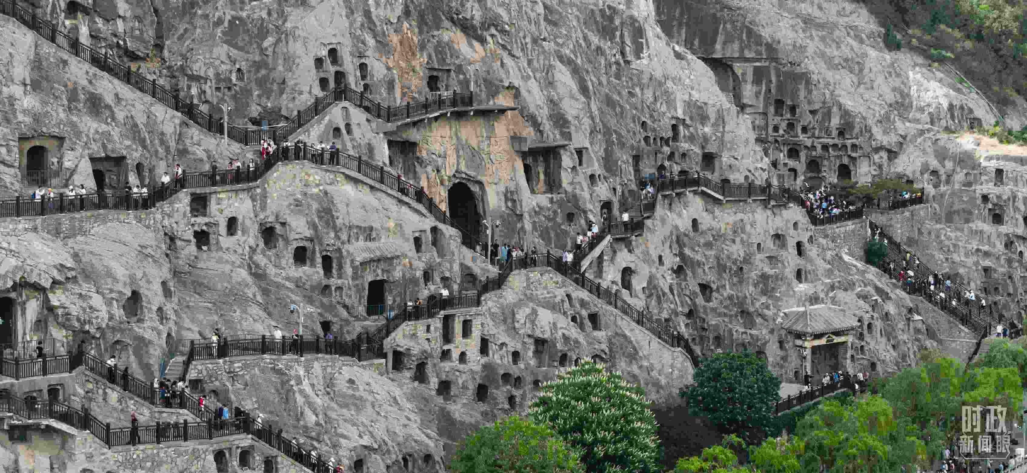 △龍門石窟。（總臺(tái)國(guó)廣記者李晉拍攝）