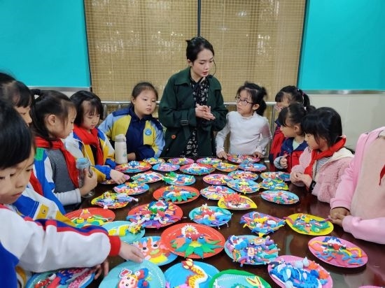 師生互動(dòng)課堂。