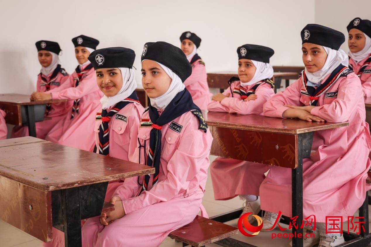 阿爾穆塔?阿里卡特國(guó)際學(xué)校的學(xué)生在教室內(nèi)上課。人民網(wǎng)記者 薛丹攝