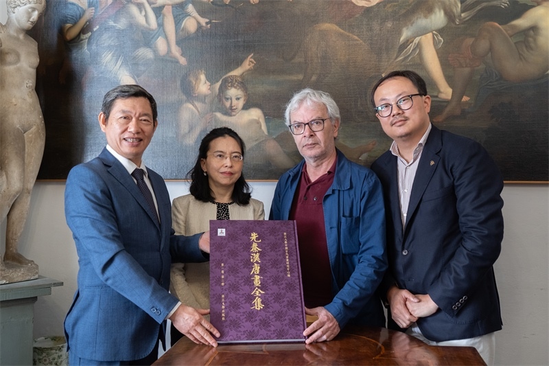 圖片說明：捐贈(zèng)儀式現(xiàn)場。 張錫琪攝