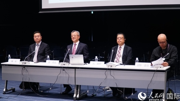 與會(huì)專家熱切交流。人民網(wǎng) 蔣曉辰攝